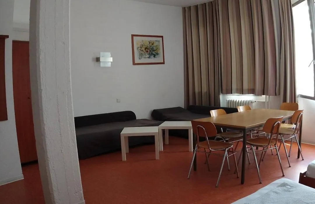 Hostel am Kurtti-1